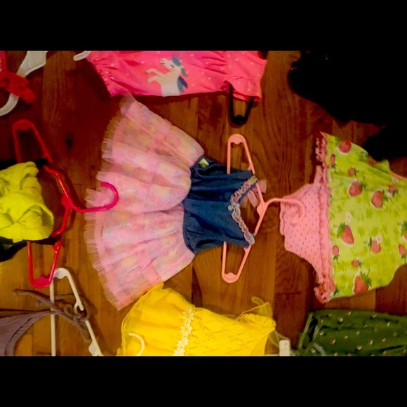 More than 100 pieces rompers dresses and sets - Picture 2 of 9